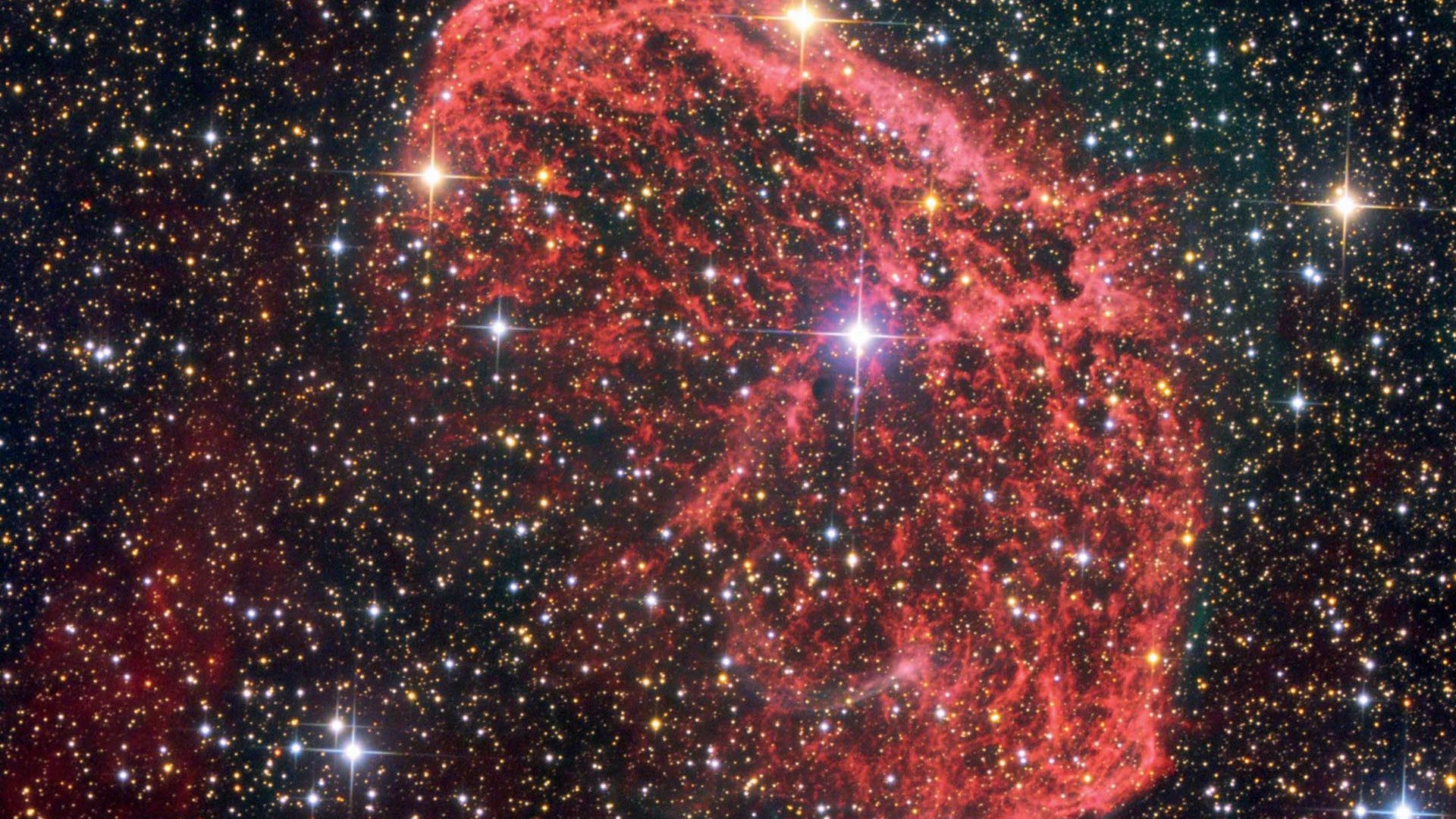The fine filament structure of NGC 6888 is visible on long-exposure images. Jochen Borgert