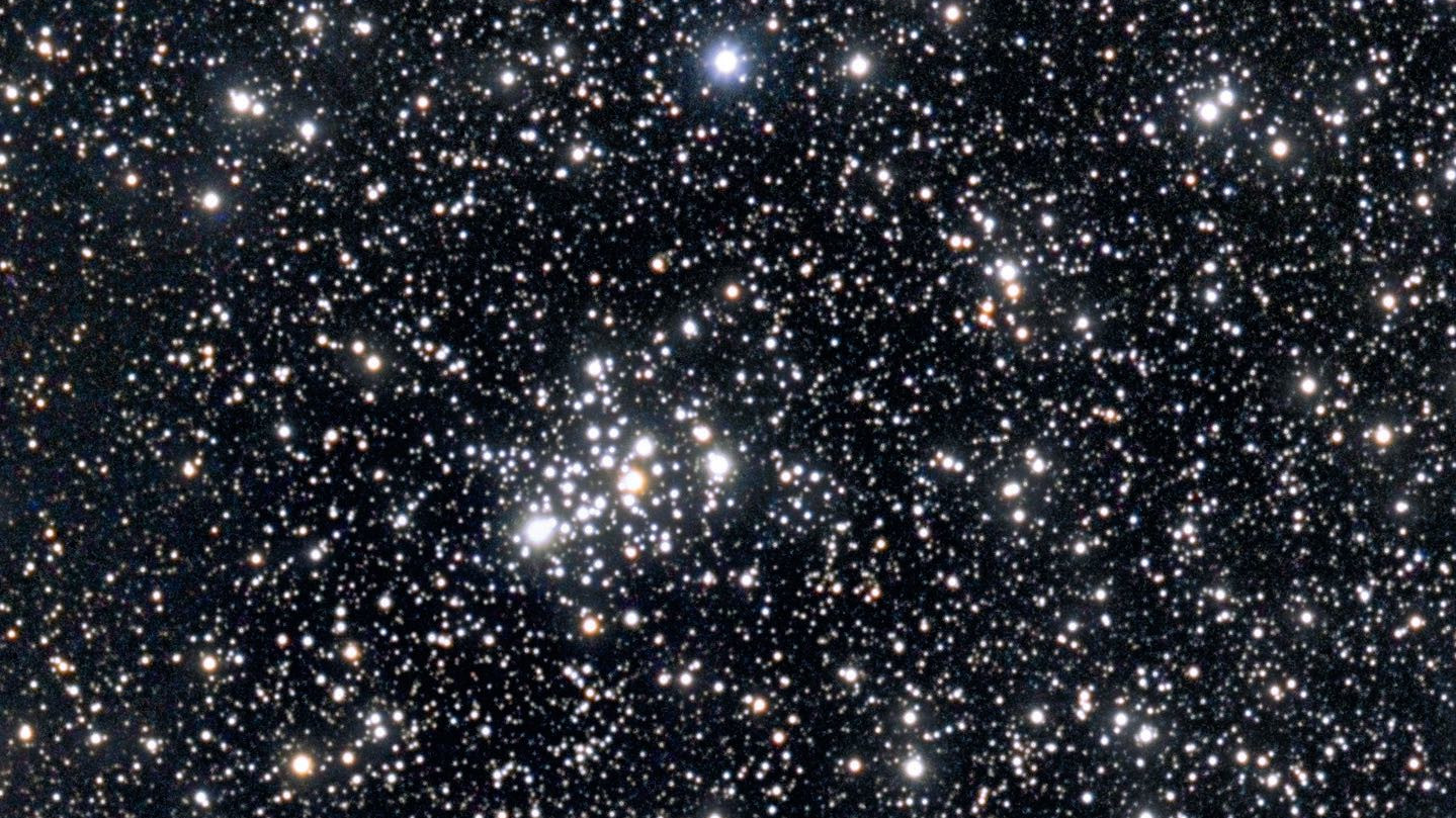 Den öppna stjärnhopen M 103 i stjärnbilden Cassiopeja. Peter Knappert