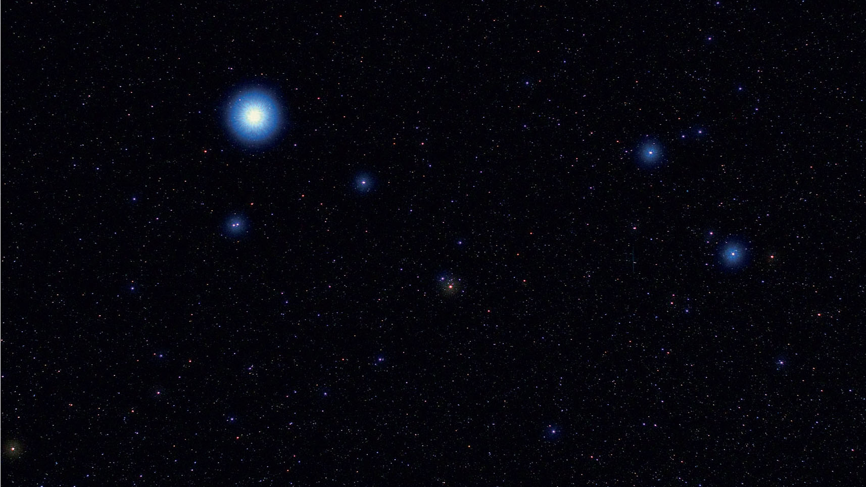 Na tym zdjęciu można już dostrzec kilka celów tej wędrówki po gwiazdozbiorze Lutni. Marcus Degenkolbe / CCD Guide