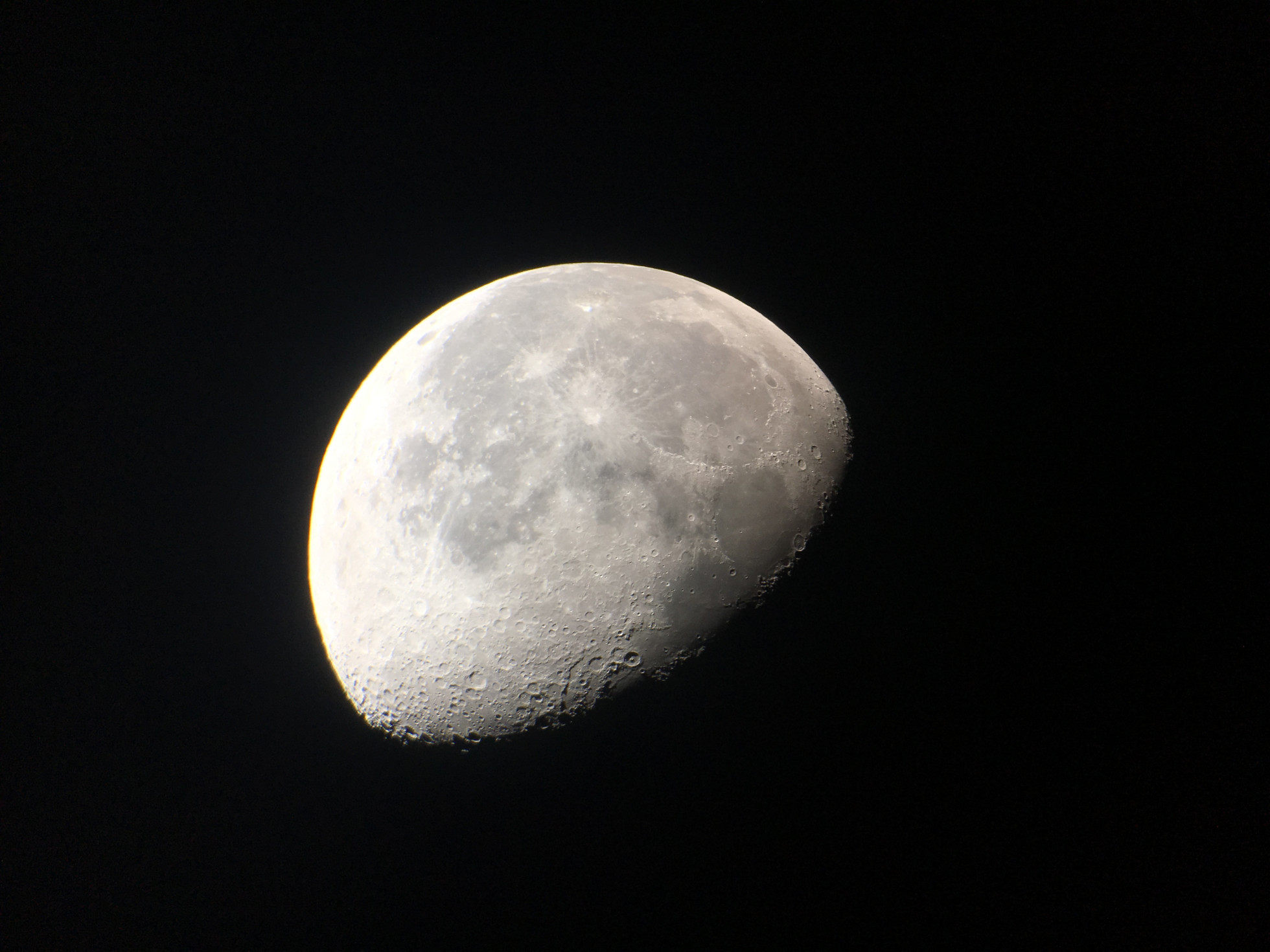 Todo lo necesario para unas excelentes astrofotos lunares