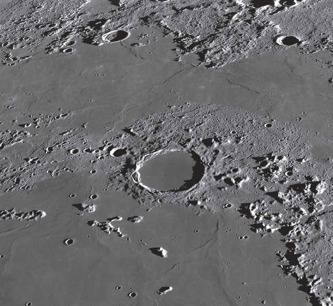 Le cratère Platon est entièrement inondé de lave. NASA/GSFC/Arizona State University