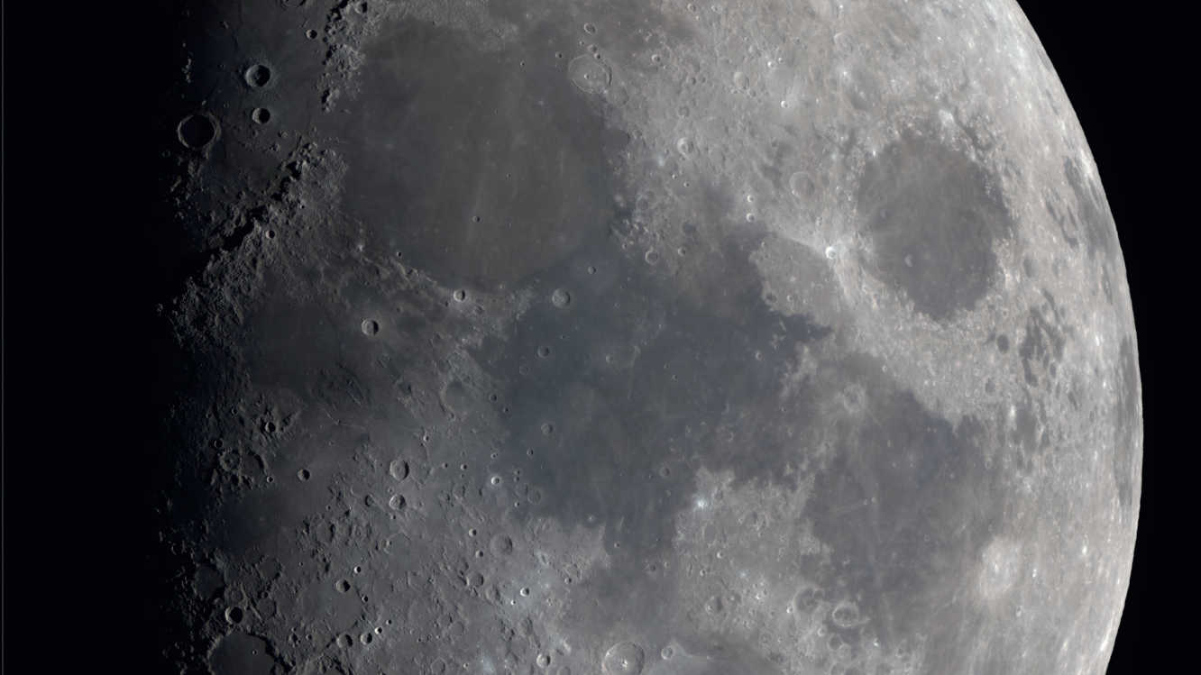 Mondmeere,
Krater und Gebirge...
der Mond bietet fantastische
Landschaften. Mario Weigand
