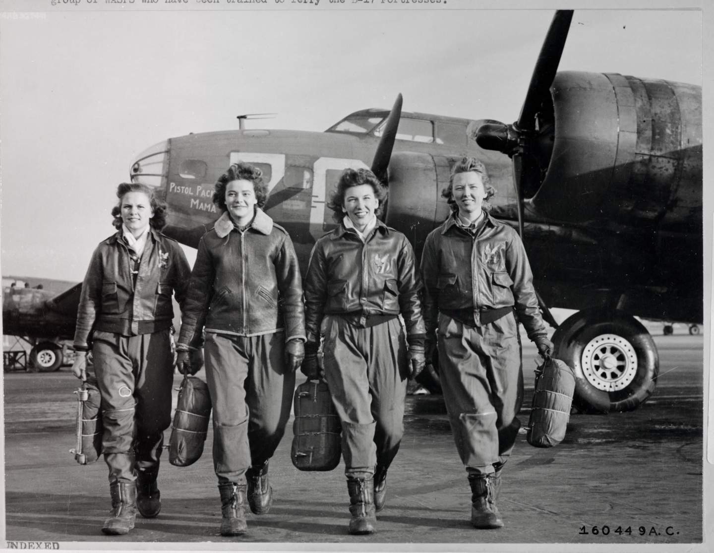 WASP (Women Airforce Service Pilots) da esquerda: Frances Green, Margaret Kirchner, Ann Waldner e Blanche Osborn. © Smithsonian Institution